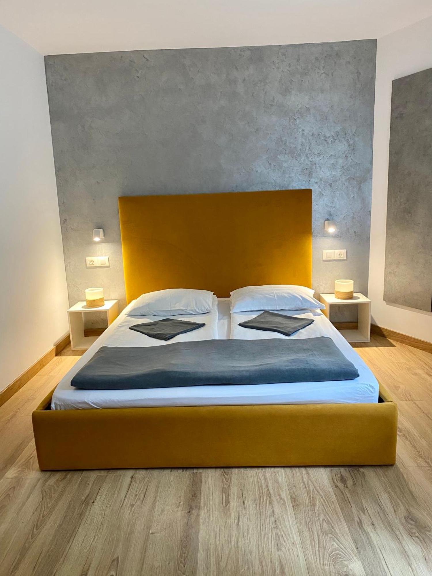 Apartament Pensiunea Liziera Buşteni Exteriör bild